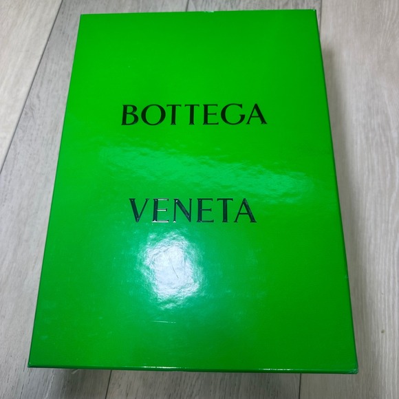 Bottega Veneta green rubber‎ embossed slides pool casual designer size 37 - Picture 2 of 13